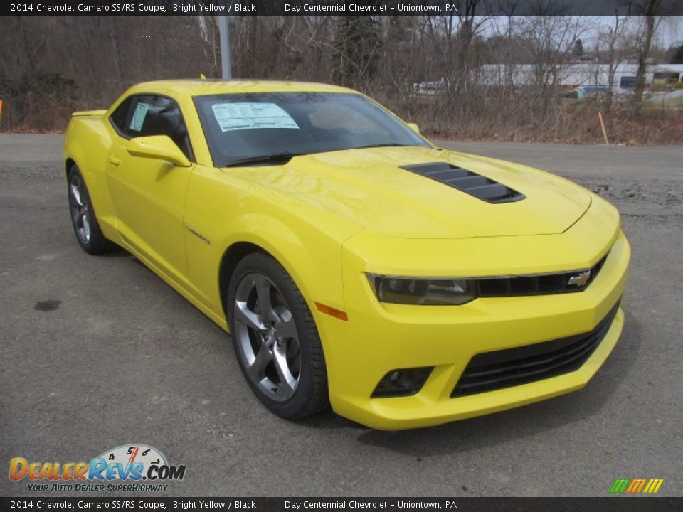 Front 3/4 View of 2014 Chevrolet Camaro SS/RS Coupe Photo #9