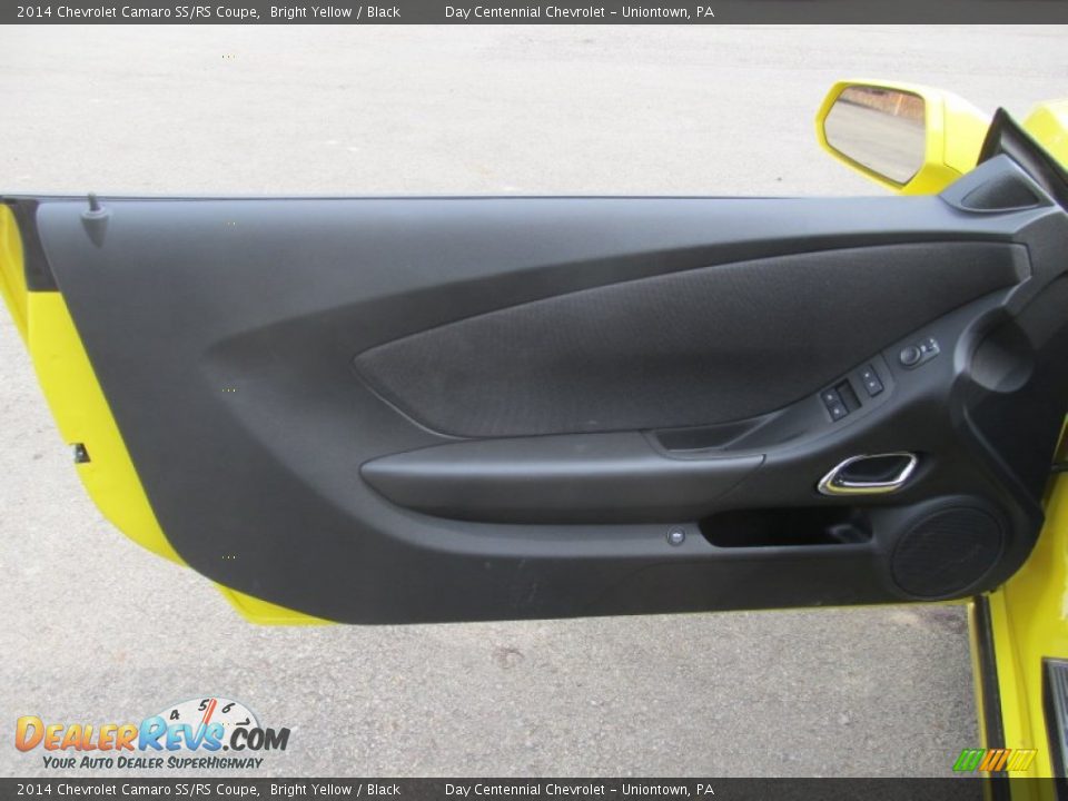 Door Panel of 2014 Chevrolet Camaro SS/RS Coupe Photo #12