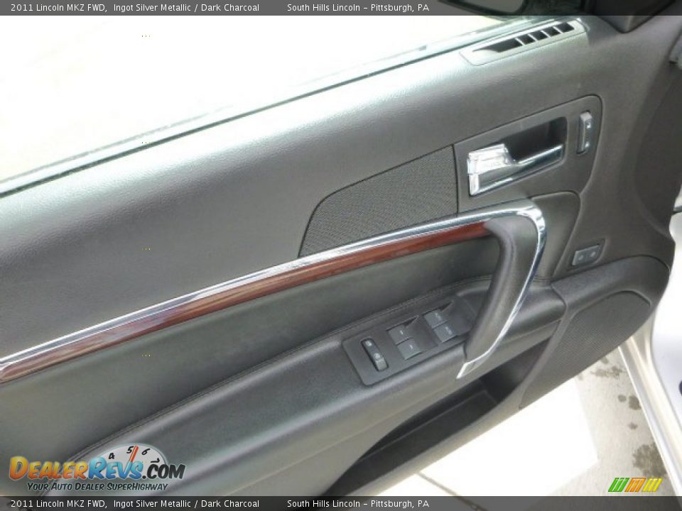 2011 Lincoln MKZ FWD Ingot Silver Metallic / Dark Charcoal Photo #20