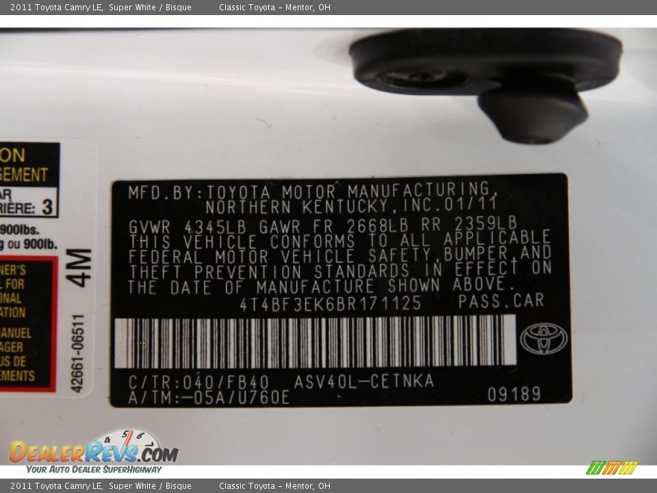 2011 Toyota Camry LE Super White / Bisque Photo #19
