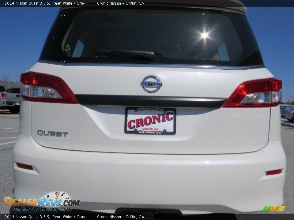 2014 Nissan Quest 3.5 S Pearl White / Gray Photo #4