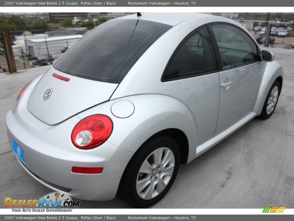 2007 Volkswagen New Beetle 2.5 Coupe Reflex Silver / Black Photo #9