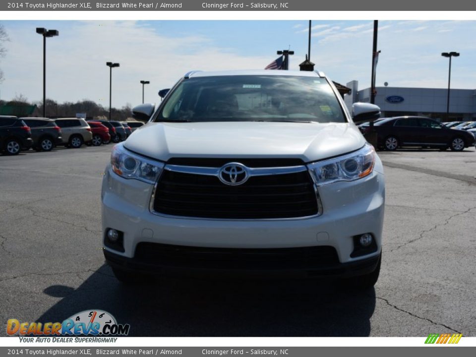 2014 Toyota Highlander XLE Blizzard White Pearl / Almond Photo #4
