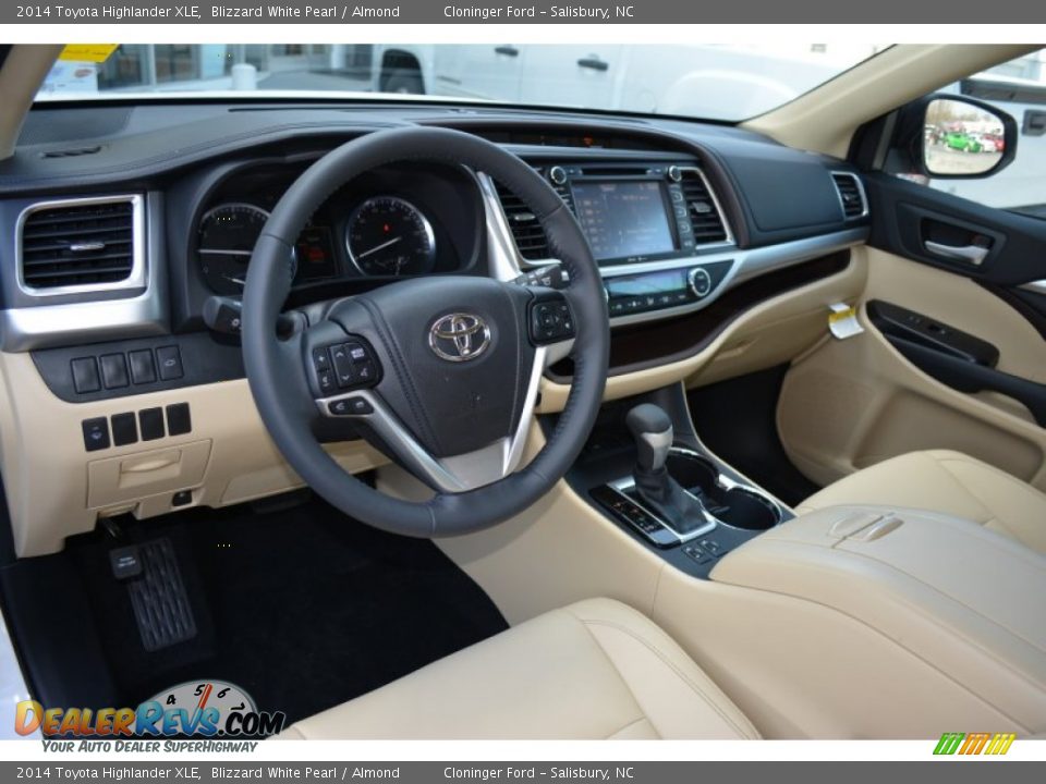 2014 Toyota Highlander XLE Blizzard White Pearl / Almond Photo #7