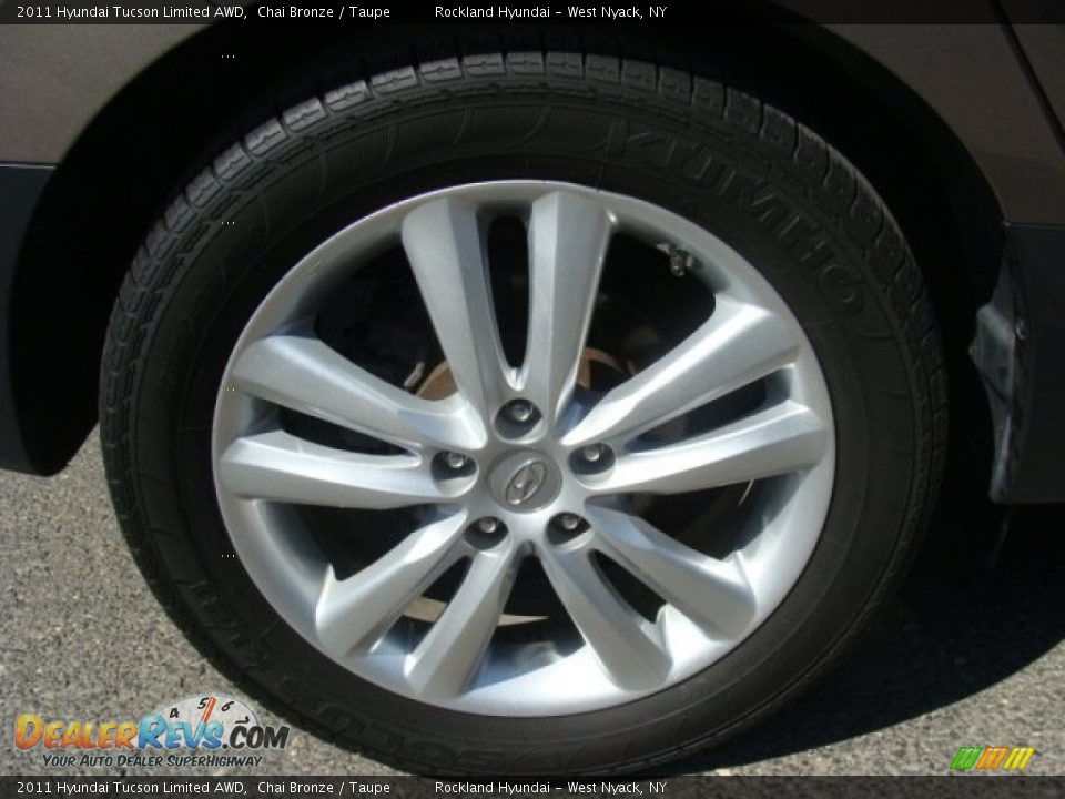 2011 Hyundai Tucson Limited AWD Chai Bronze / Taupe Photo #29