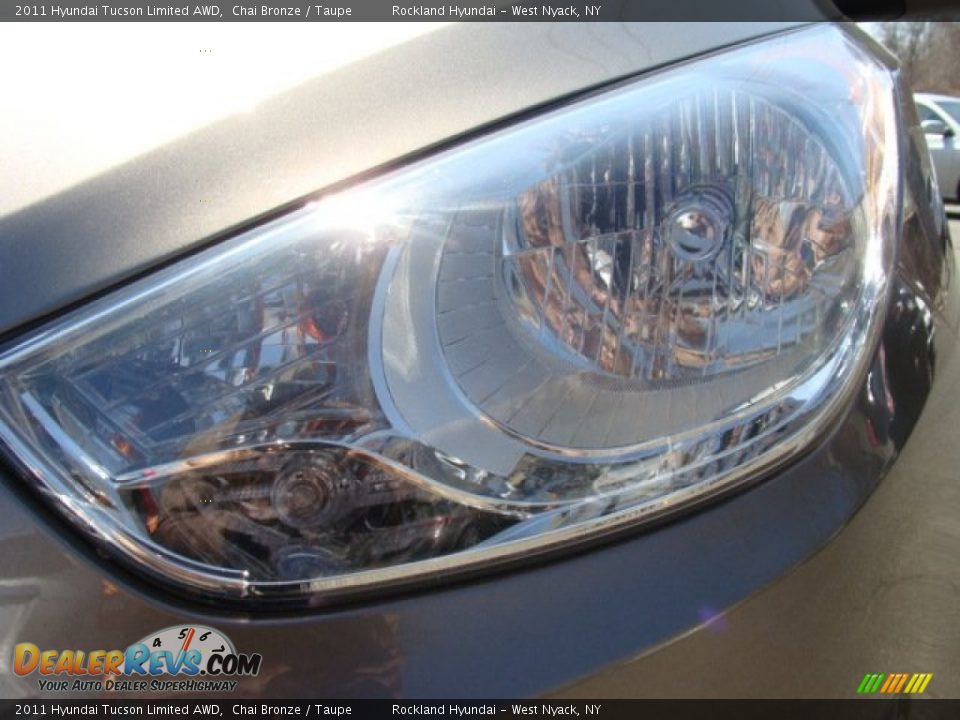 2011 Hyundai Tucson Limited AWD Chai Bronze / Taupe Photo #32