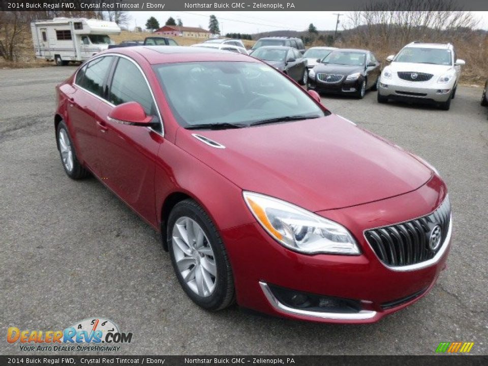 Front 3/4 View of 2014 Buick Regal FWD Photo #3