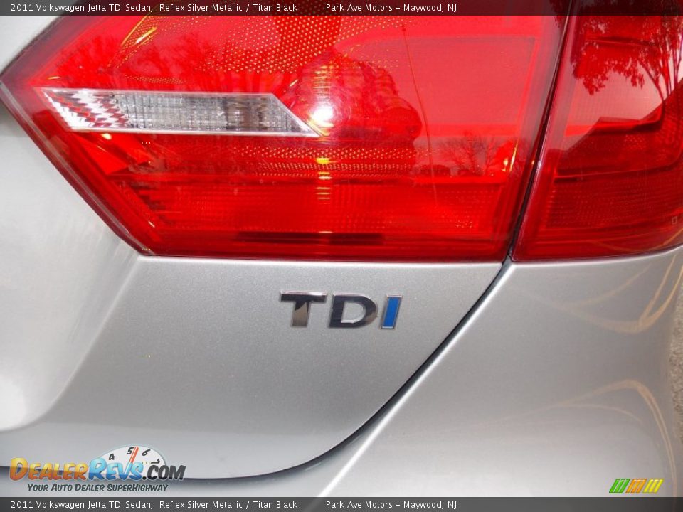2011 Volkswagen Jetta TDI Sedan Reflex Silver Metallic / Titan Black Photo #5