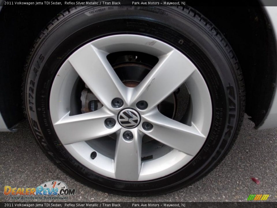 2011 Volkswagen Jetta TDI Sedan Reflex Silver Metallic / Titan Black Photo #30