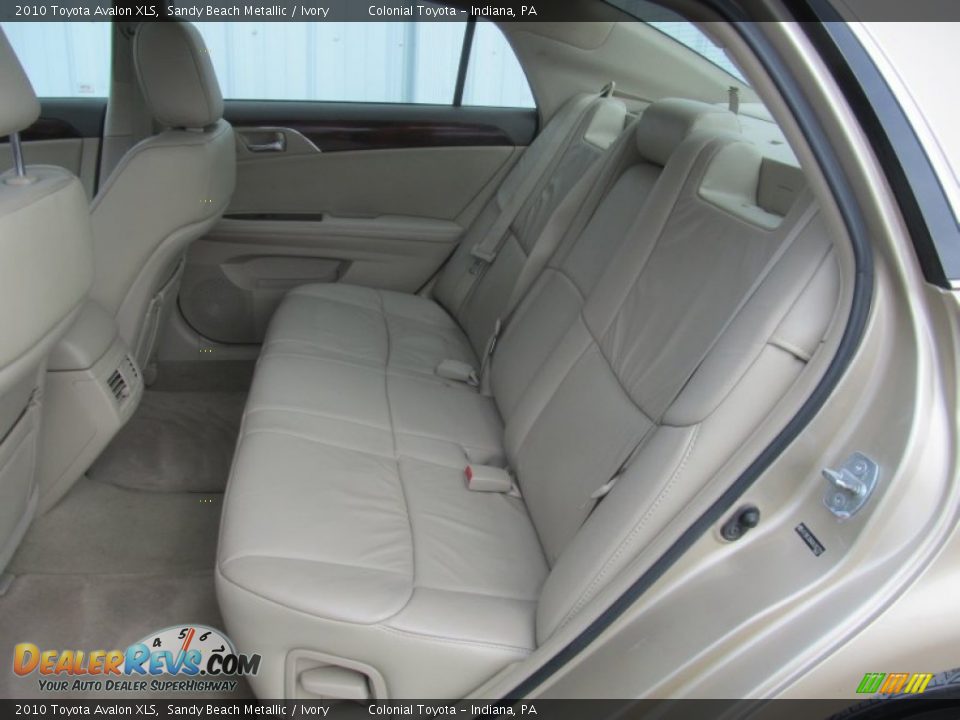Rear Seat of 2010 Toyota Avalon XLS Photo #14