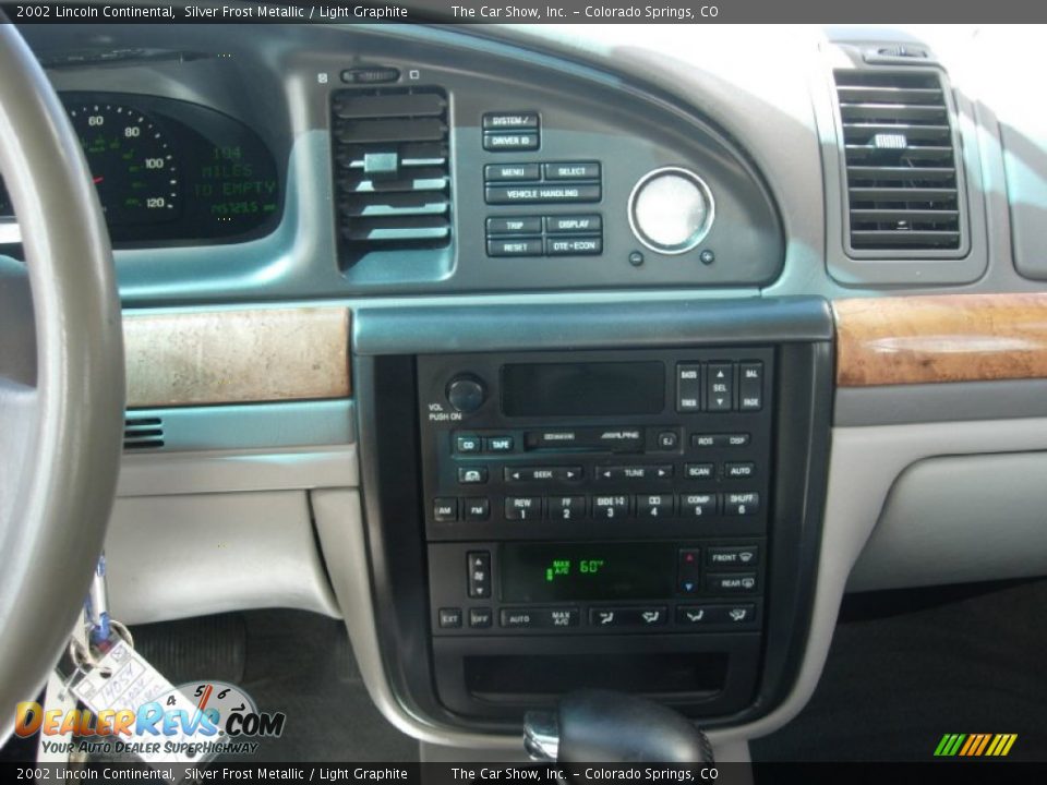 2002 Lincoln Continental Silver Frost Metallic / Light Graphite Photo #4