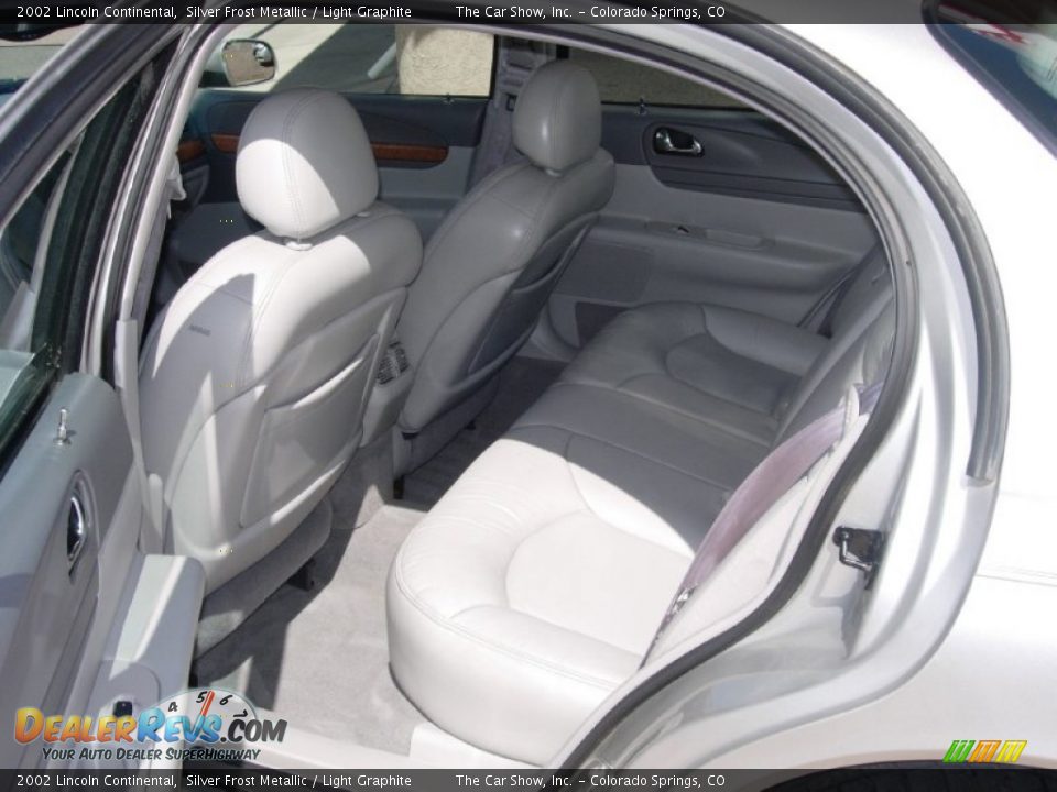 2002 Lincoln Continental Silver Frost Metallic / Light Graphite Photo #8