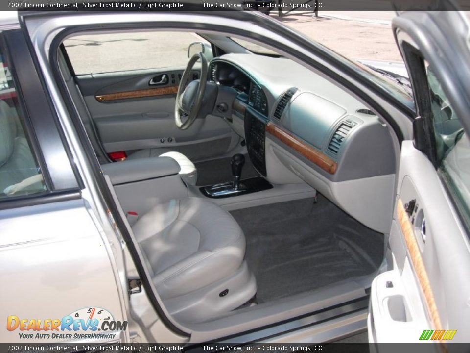 2002 Lincoln Continental Silver Frost Metallic / Light Graphite Photo #10