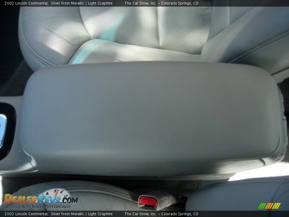 2002 Lincoln Continental Silver Frost Metallic / Light Graphite Photo #19