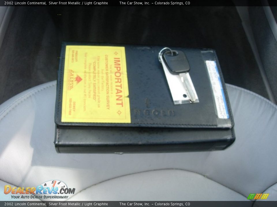 2002 Lincoln Continental Silver Frost Metallic / Light Graphite Photo #22