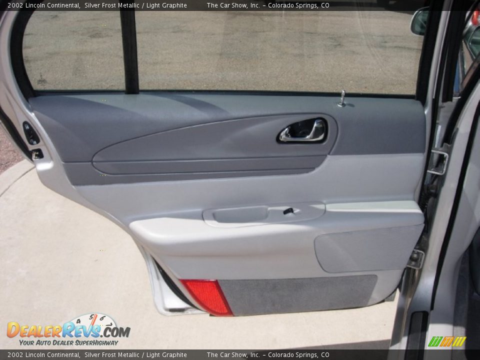 2002 Lincoln Continental Silver Frost Metallic / Light Graphite Photo #24