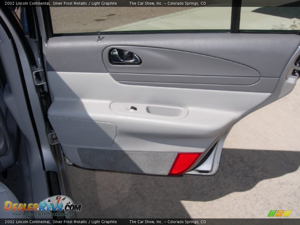 2002 Lincoln Continental Silver Frost Metallic / Light Graphite Photo #25