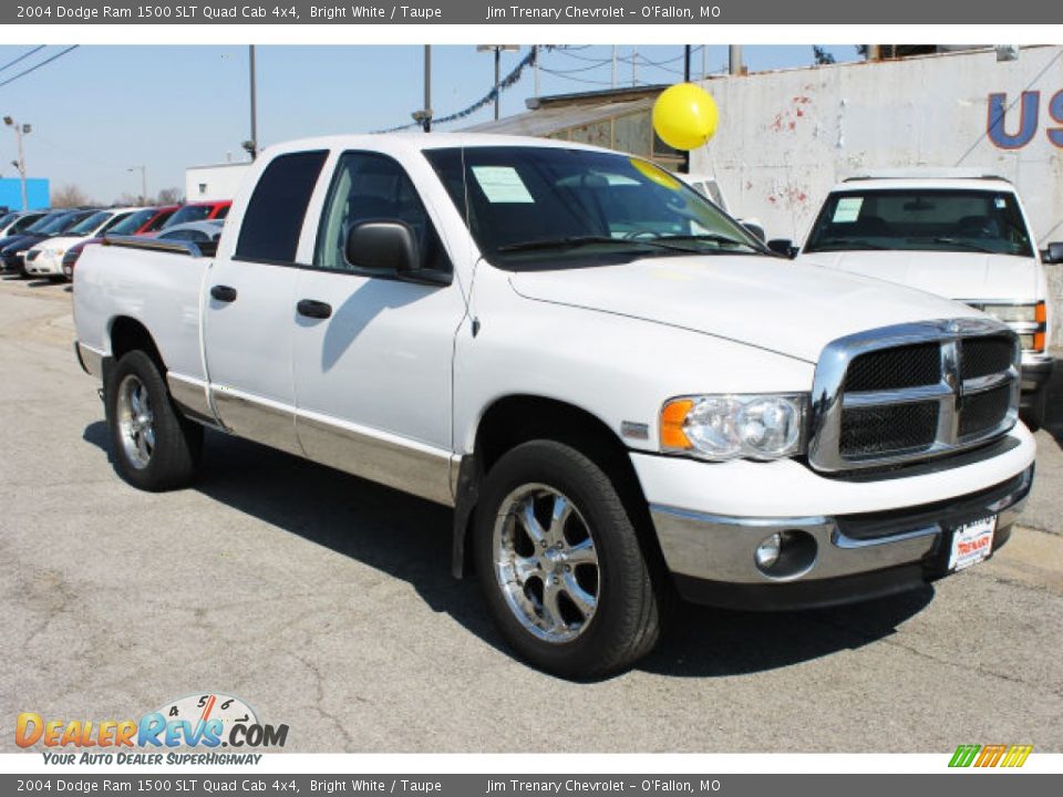 2004 Dodge Ram 1500 SLT Quad Cab 4x4 Bright White / Taupe Photo #2