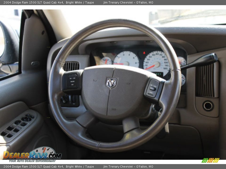 2004 Dodge Ram 1500 SLT Quad Cab 4x4 Bright White / Taupe Photo #10