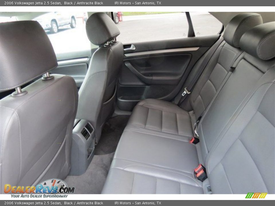 2006 Volkswagen Jetta 2.5 Sedan Black / Anthracite Black Photo #12