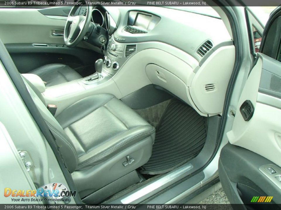 2006 Subaru B9 Tribeca Limited 5 Passenger Titanium Silver Metallic / Gray Photo #11