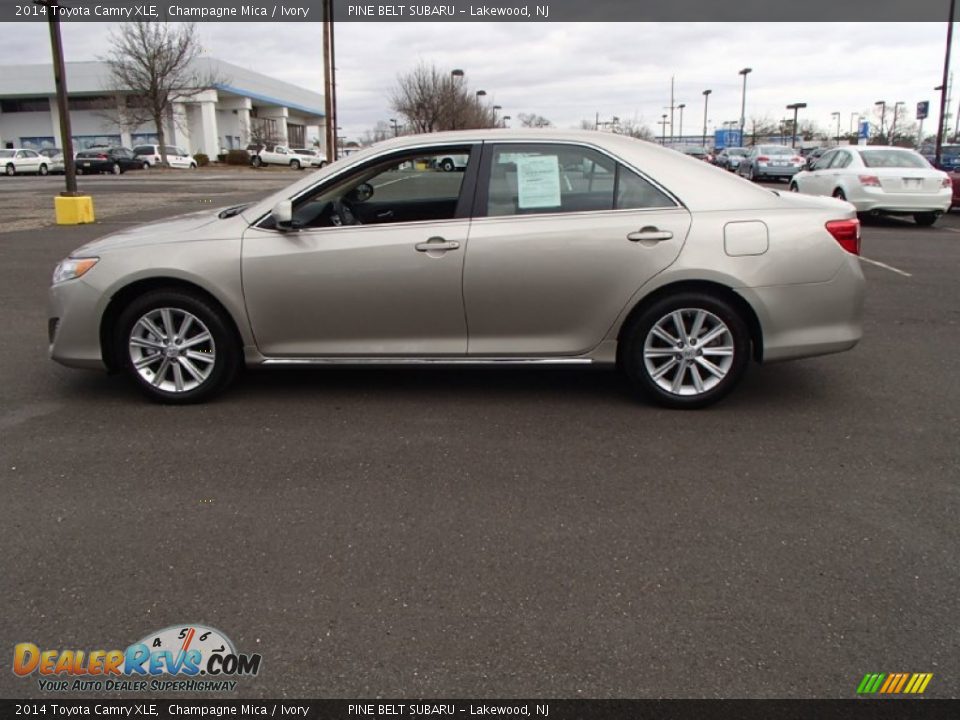 2014 Toyota Camry XLE Champagne Mica / Ivory Photo #5