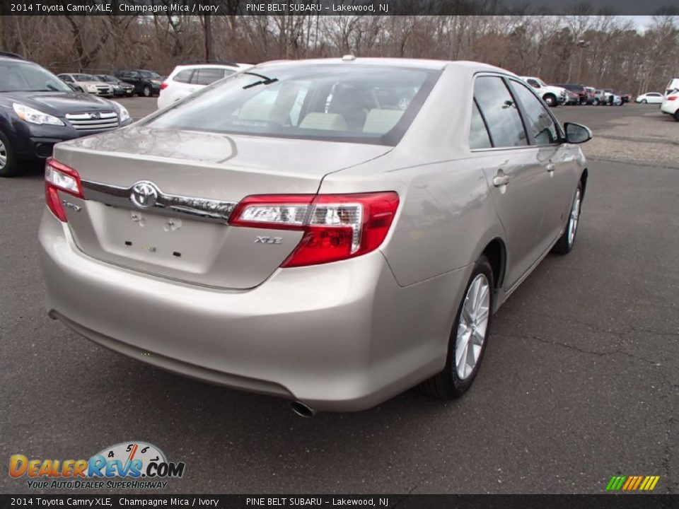 2014 Toyota Camry XLE Champagne Mica / Ivory Photo #7