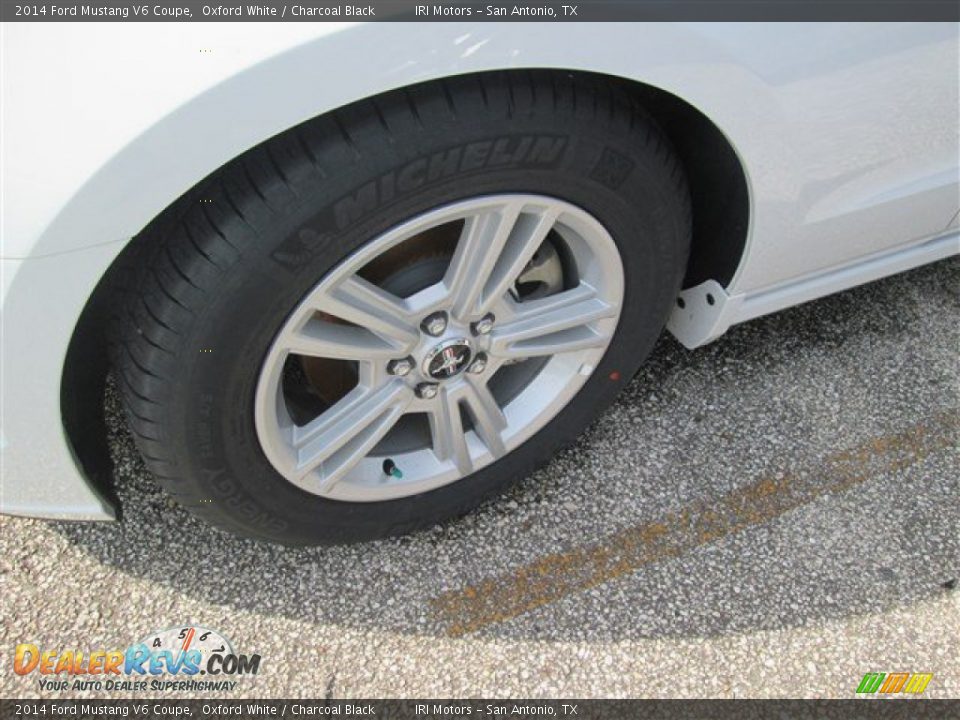 2014 Ford Mustang V6 Coupe Oxford White / Charcoal Black Photo #2