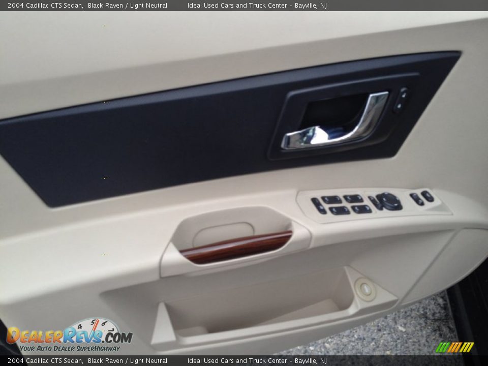 2004 Cadillac CTS Sedan Black Raven / Light Neutral Photo #24