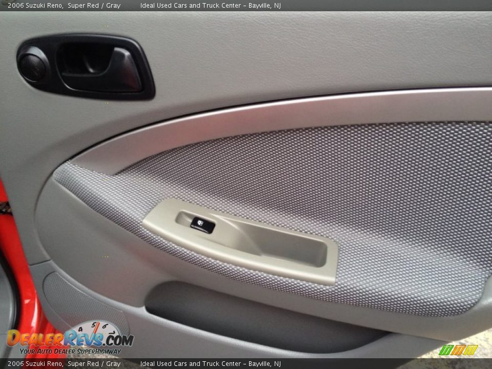2006 Suzuki Reno Super Red / Gray Photo #13