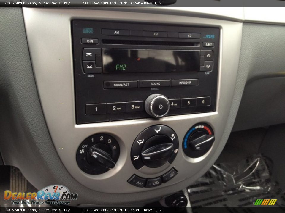 2006 Suzuki Reno Super Red / Gray Photo #30