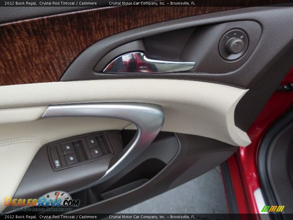 Door Panel of 2012 Buick Regal  Photo #17