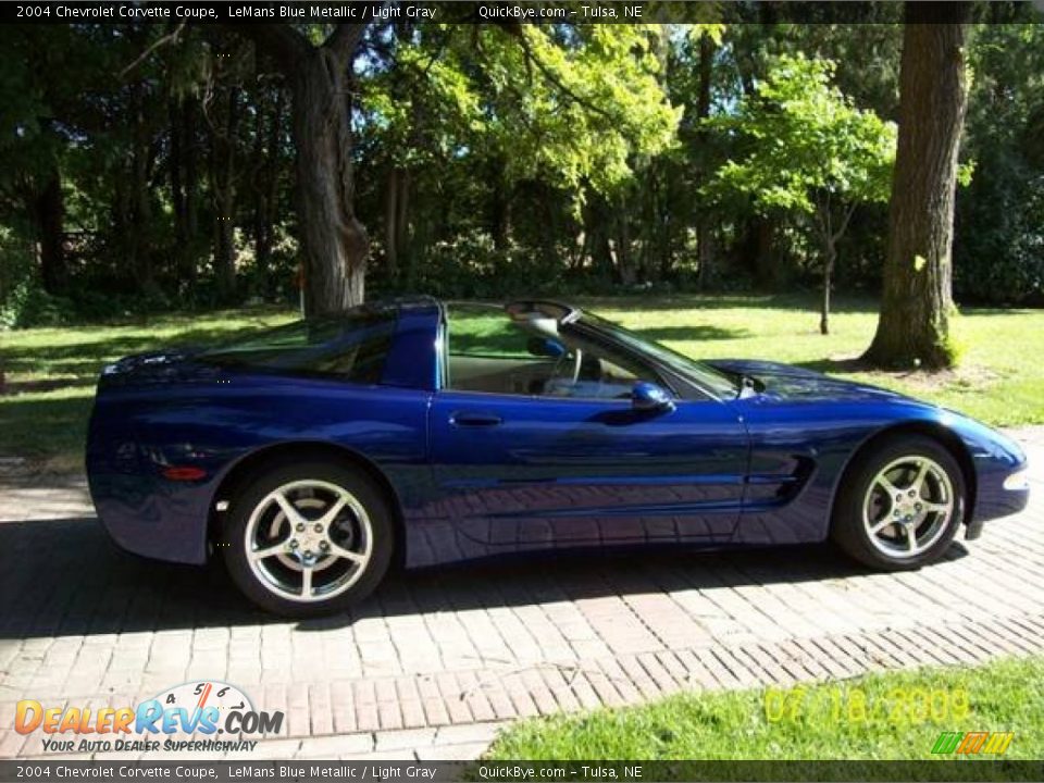 2004 Chevrolet Corvette Coupe LeMans Blue Metallic / Light Gray Photo #3
