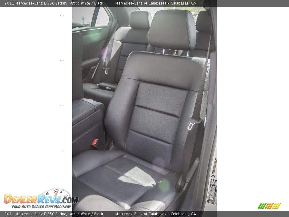 2011 Mercedes-Benz E 350 Sedan Arctic White / Black Photo #21