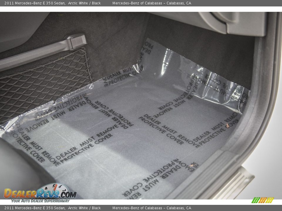 2011 Mercedes-Benz E 350 Sedan Arctic White / Black Photo #23
