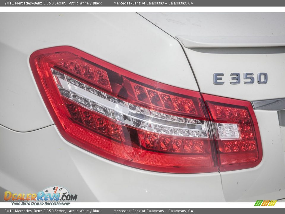 2011 Mercedes-Benz E 350 Sedan Arctic White / Black Photo #29