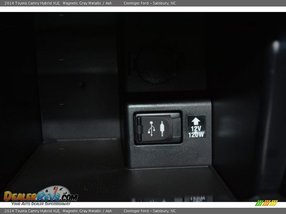 2014 Toyota Camry Hybrid XLE Magnetic Gray Metallic / Ash Photo #17
