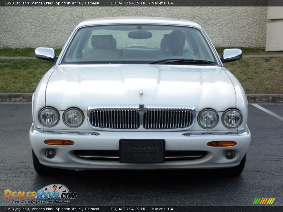 1998 Jaguar XJ Vanden Plas Spindrift White / Oatmeal Photo #4