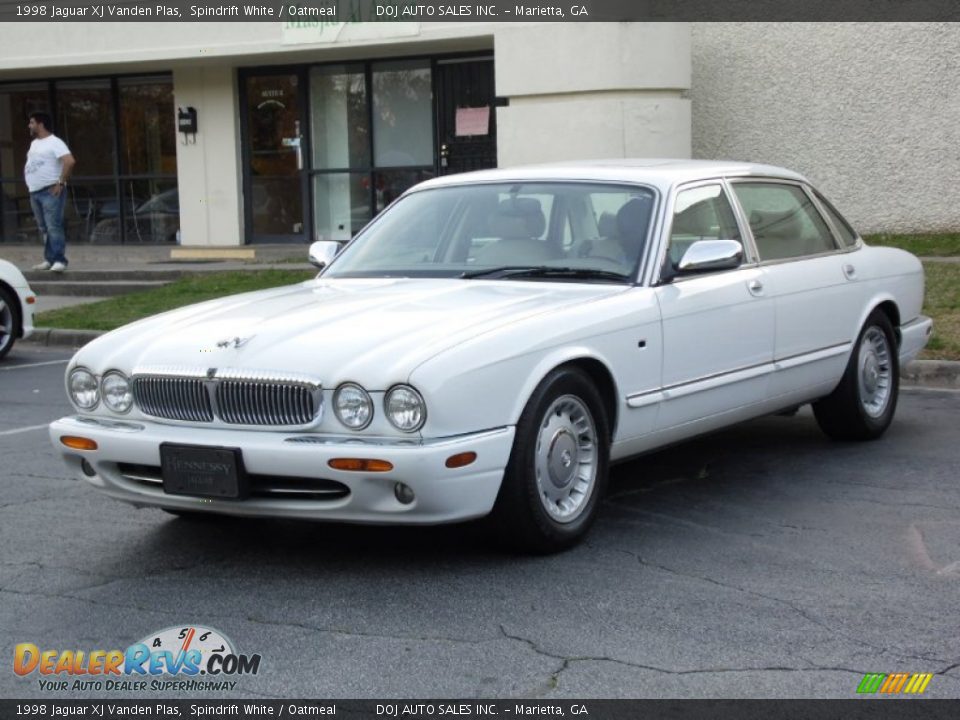 1998 Jaguar XJ Vanden Plas Spindrift White / Oatmeal Photo #18