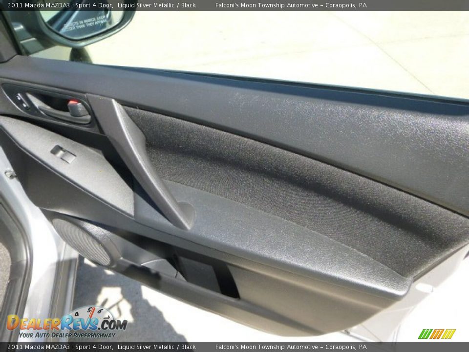 2011 Mazda MAZDA3 i Sport 4 Door Liquid Silver Metallic / Black Photo #12