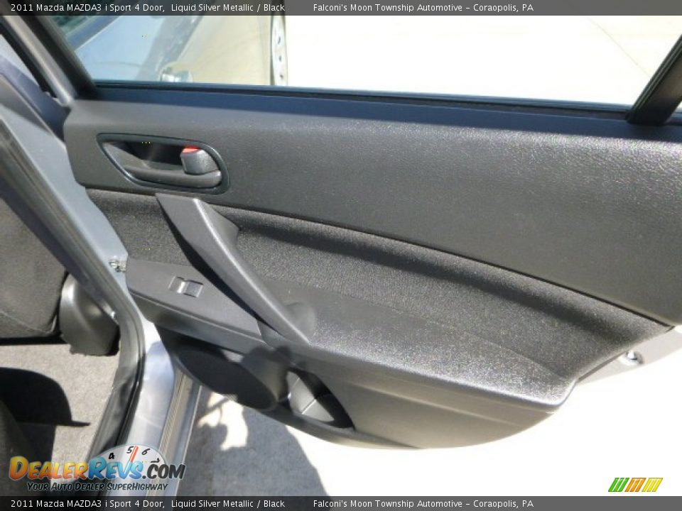 2011 Mazda MAZDA3 i Sport 4 Door Liquid Silver Metallic / Black Photo #14