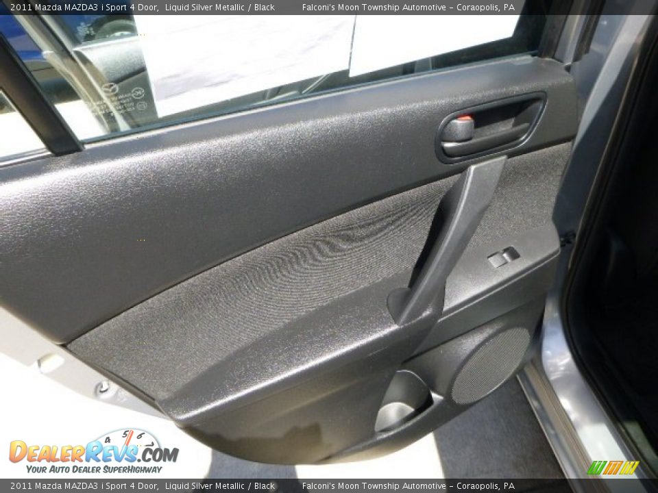 2011 Mazda MAZDA3 i Sport 4 Door Liquid Silver Metallic / Black Photo #18
