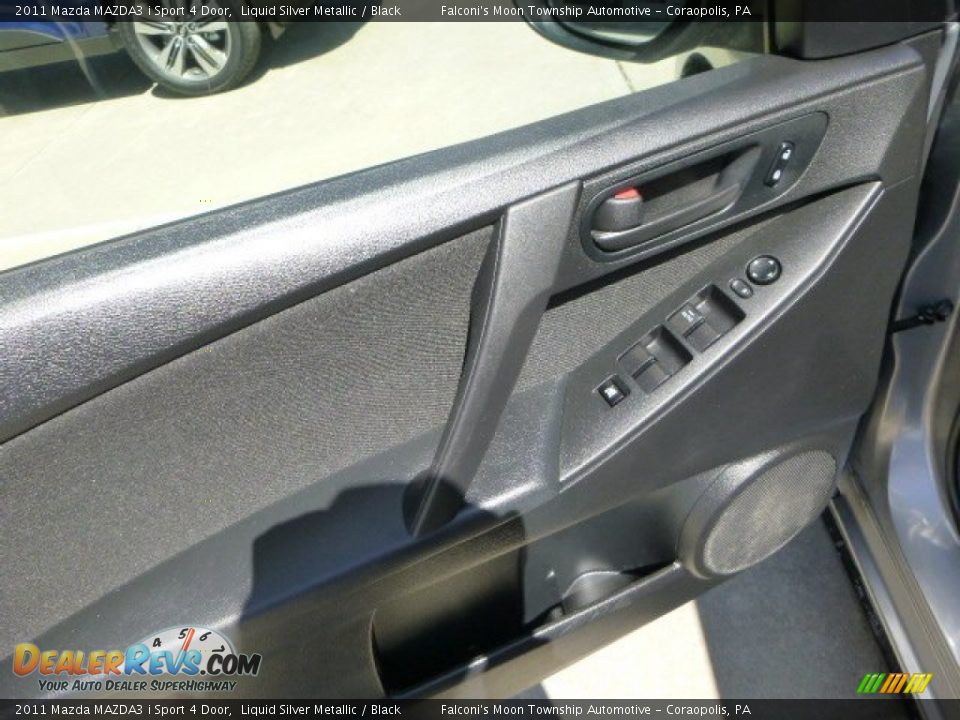 2011 Mazda MAZDA3 i Sport 4 Door Liquid Silver Metallic / Black Photo #19