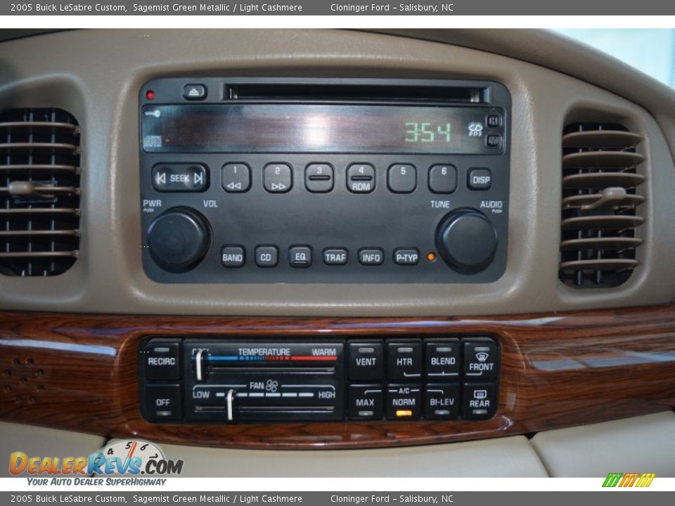 2005 Buick LeSabre Custom Sagemist Green Metallic / Light Cashmere Photo #19