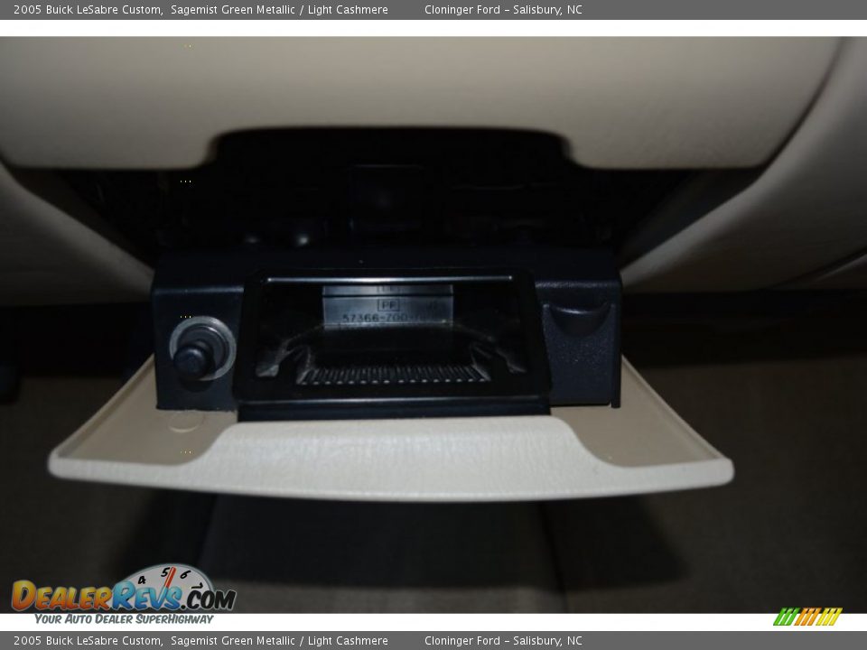 2005 Buick LeSabre Custom Sagemist Green Metallic / Light Cashmere Photo #20