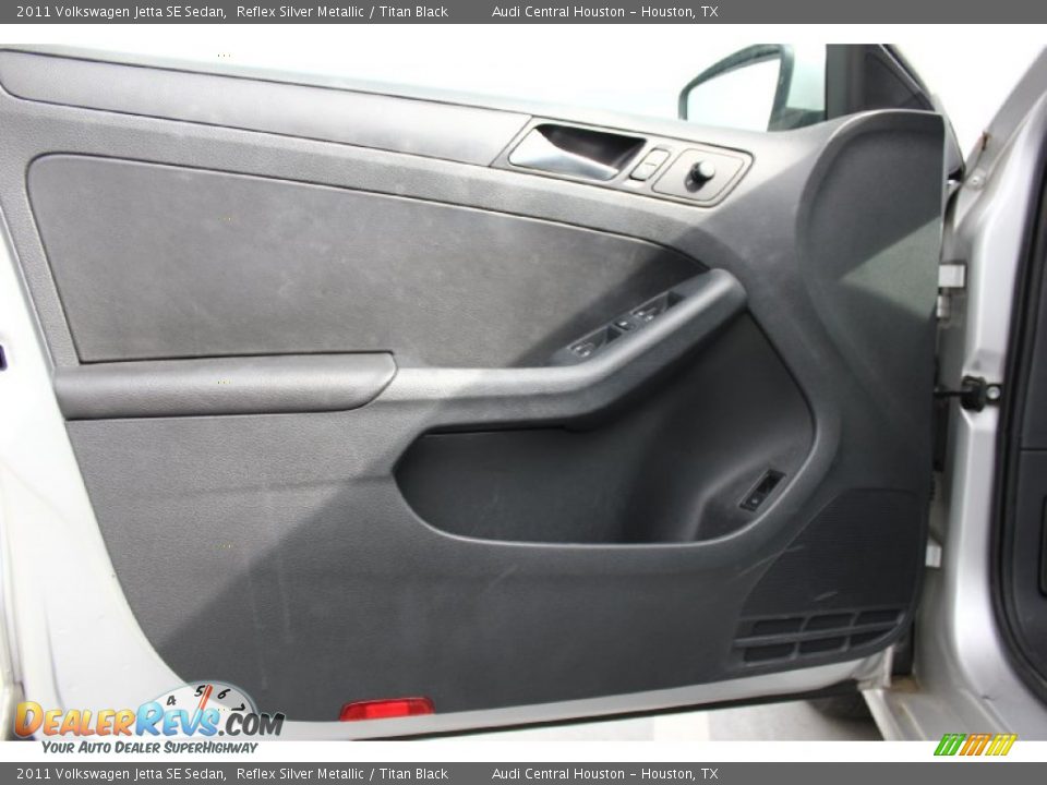 2011 Volkswagen Jetta SE Sedan Reflex Silver Metallic / Titan Black Photo #8