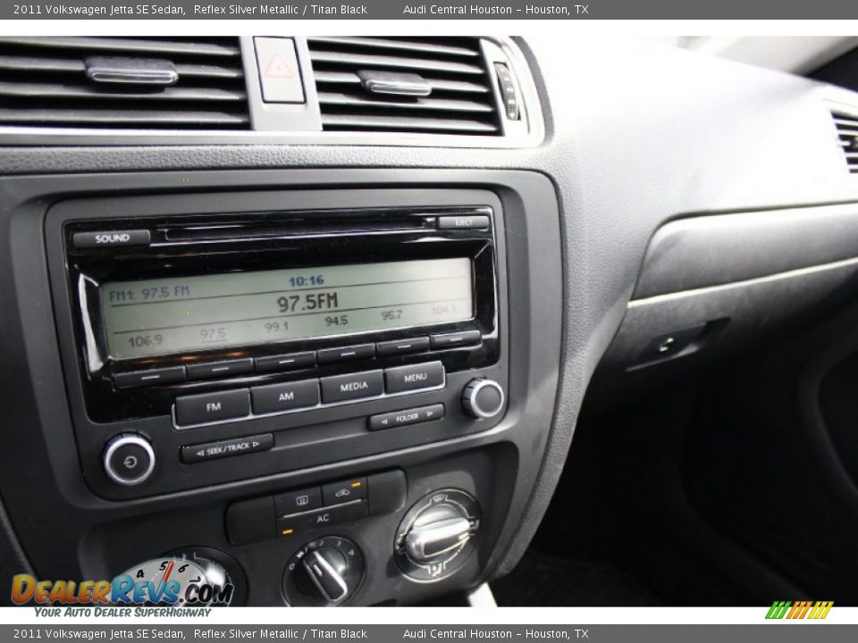 2011 Volkswagen Jetta SE Sedan Reflex Silver Metallic / Titan Black Photo #12