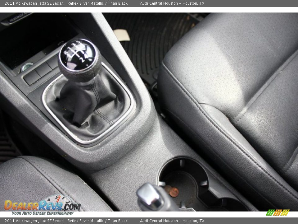 2011 Volkswagen Jetta SE Sedan Reflex Silver Metallic / Titan Black Photo #13