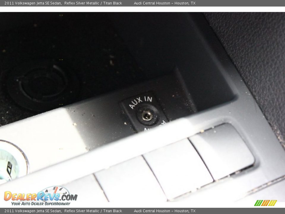 2011 Volkswagen Jetta SE Sedan Reflex Silver Metallic / Titan Black Photo #16