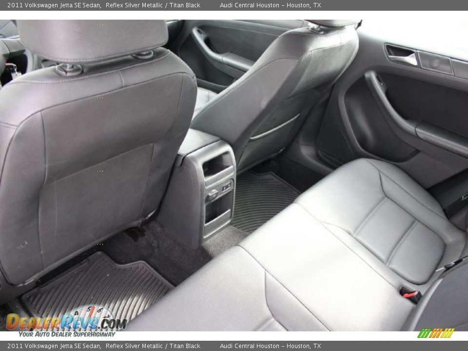 2011 Volkswagen Jetta SE Sedan Reflex Silver Metallic / Titan Black Photo #20